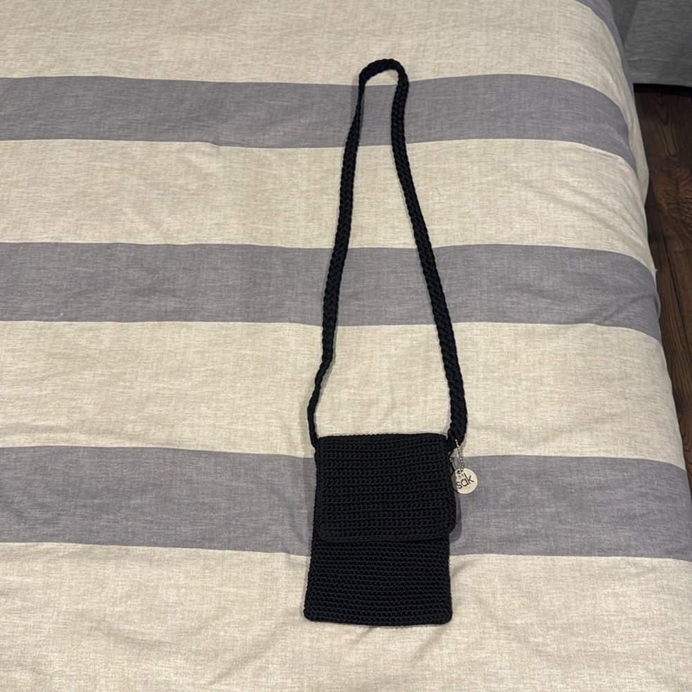 Vintage THE SAK Small Black Foldover Flap Crochet Crossbody Bag
Great condition